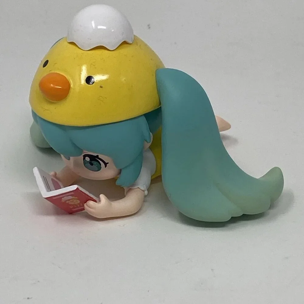 Hatsune Miku collectible figure statue Chicken Chick Hat Reading A Book - Picture 6 of 9